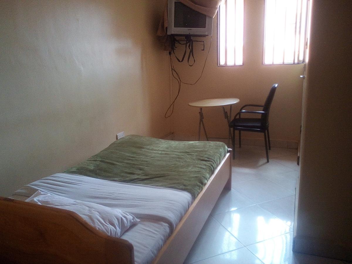 Mamba Hotel Kampala Exteriör bild